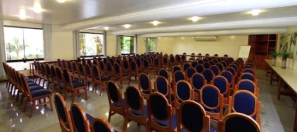 Porto Calem Praia Hotel Порту-Сегуру Екстер'єр фото